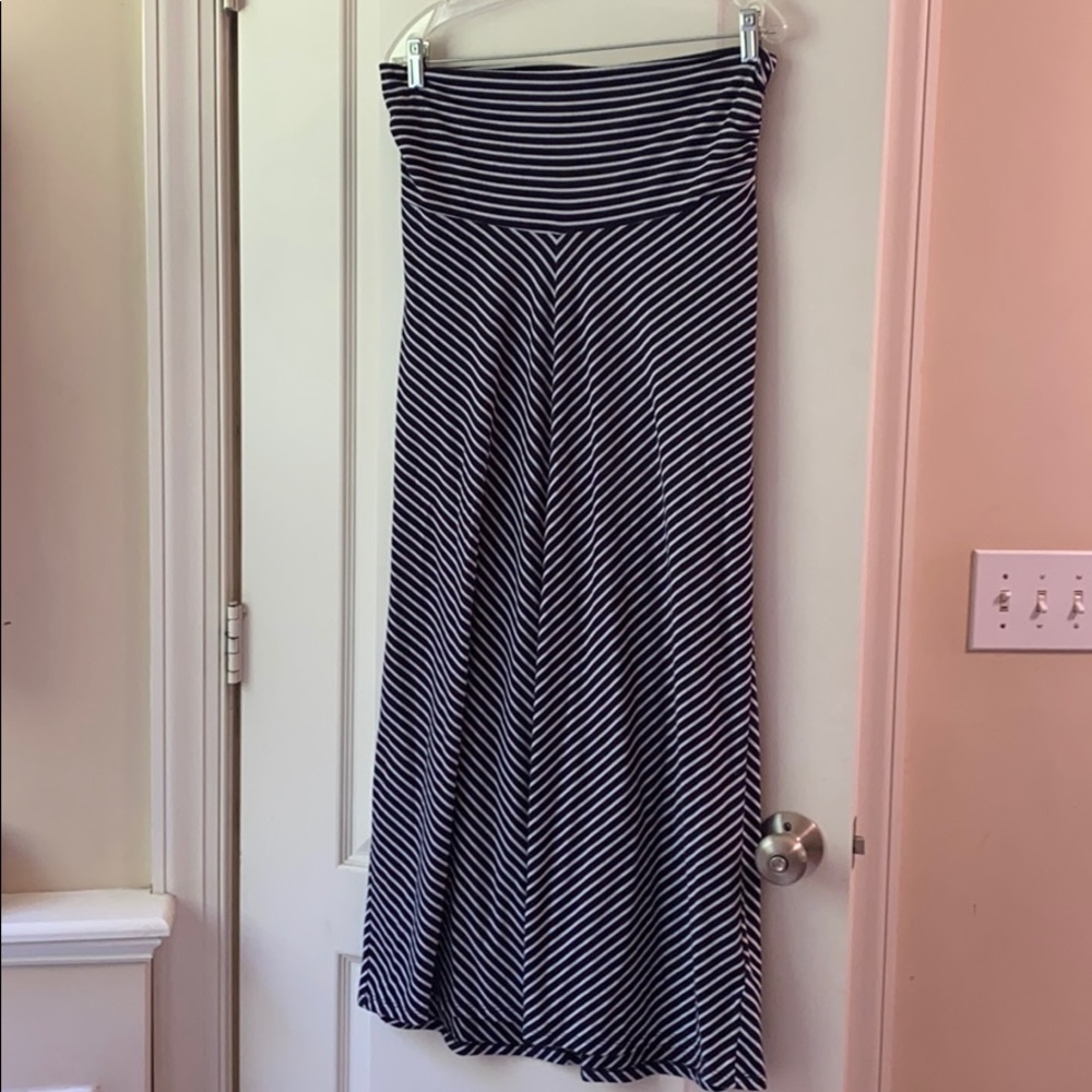 Old Navy Maternity ankle length skirt